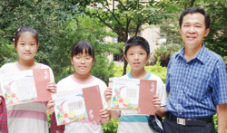 學校特別設立了投稿獎勵制度，鼓勵孩子提筆寫作。