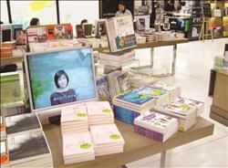 年度好書一公布，書店紛紛推出專設平台，展出得獎好書並播放BV。