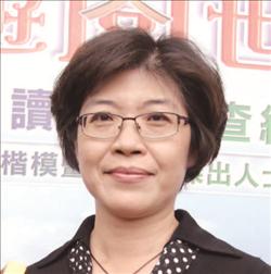 傑出圖書館員獎 // 南投縣埔里鎮立圖書館館長 // 蘇麗雯