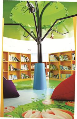 以森林為概念設計的圖書館。