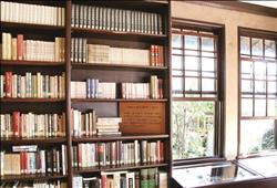 王盛弘以日本作家谷崎潤一郎舊居倚松庵為例，呼籲台灣要重視文人的文物保存與研究，並以作家為主題設置專業圖書館。(王盛弘提供)