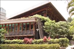 臺北市立圖書館北投分館獲綠建築最高榮譽鑽石級標章證書，是臺灣首座綠建築圖書館。