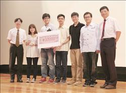 中正大學校長吳志揚(左一)強調,未來國民將普遍擁有高等教育學歷,對學生的培育不再局限保守思維與作法。