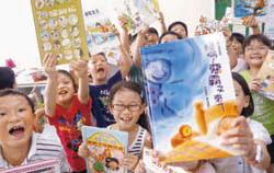 教室讀書角在沒有圖書館的日子扮演重要的功能。