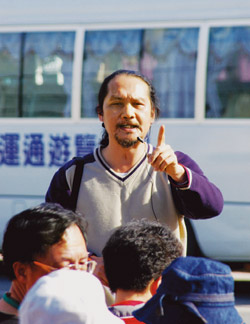 瓦歷斯‧諾幹是多產的原住民作家，以詩、散文、評論、田野調查，描寫泰雅族的人文及歷史，展現泰雅雄渾、驃悍的文字風格。( 資料照片)