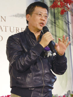 新詩金典獎得主陳黎。