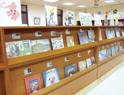 館內小型主題書展。(華婉兒童圖書館提供)