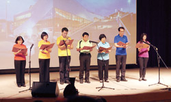 全國7間公共圖書館館長共同朗誦詩歌。（國家圖書館提供）