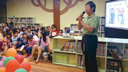 甲仙國小的校長林華曲藉由拔河運動幫助孩子找回活力,結果竟是孩子拼命拔河的毅力翻轉了甲仙的命運。