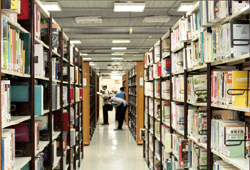 桃園市市長蘇家明今年投入800萬經費購買圖書館書籍。