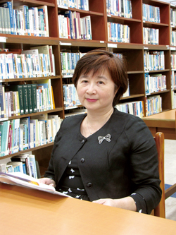 臺灣大學圖書資訊學系教授兼系主任林珊如。