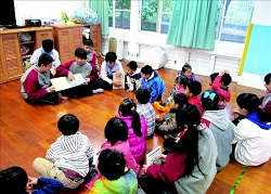 北梅國中學生在「閱讀推手」林偉業老師的帶領下，變成可以改變世界的小小閱讀推手。