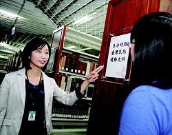 面對面進行參考諮詢服務，可以給予讀者最即時的答覆。