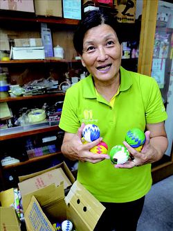 徐淑珍展示館內研習課程所留下的成果。