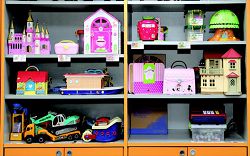 竹圍分館兒童室目前有290 多組玩具供小朋友現場借還。