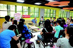 花蓮縣文化局圖書館在人力不足的情況下，仍舊致力於推動閱讀活動。（花蓮縣文化局圖書館提供）