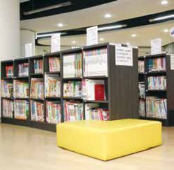 新豐鄉立圖書館營造舒適的兒童閱讀氛圍。