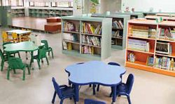 臺中市南區圖書館兒童閱覽區家具造型充滿趣味。