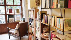 進入「一本書店」可以慢慢選好書，享受美好的閱讀時光。