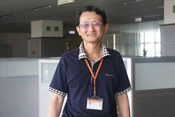 崑山科技大學圖書資訊館副館長陳國泰以其電通專業背景，帶領學校建立智慧照明應用實例。