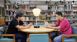 智慧感測檯燈節能之餘,提供讀者更貼心舒適的閱讀環境選擇。