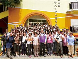 國資圖館長劉仲成率全體館員至雲林縣斗六市立繪本館參訪。