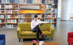 國資圖閱讀角。