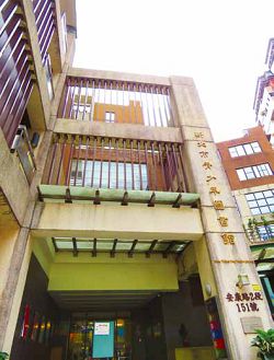 青少年圖書館結合科技與人文，再造閱讀新環境。