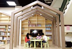 新竹縣文化局圖書館兒童電子書區。