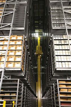 喬．利卡．曼索托圖書館擁有全北美最大的地下自動化密集倉儲及檢索系統，解決藏書空間不足之問題。