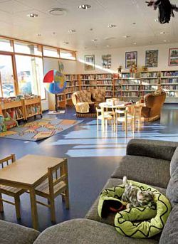 尼黑馬公共圖書館兒童閱覽區光亮、寬敞而溫馨。