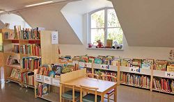 西格圖納公共圖書館二樓的兒童閱讀區。