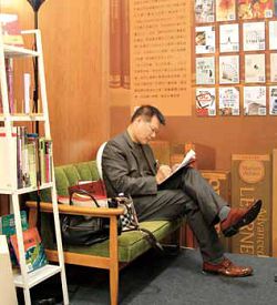 「你我的大書房」國資圖以「閱讀角」進行策展。