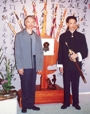 館長與前情報局武功隊現梅門總教練李鳳山師父合影